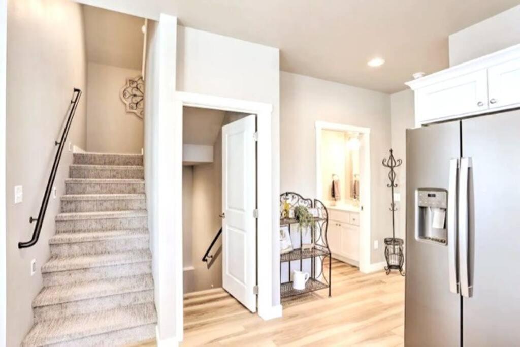 New! Cozy & Modern Spearfish Home Near Downtown! Exteriör bild