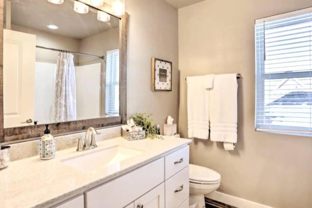 New! Cozy & Modern Spearfish Home Near Downtown! Exteriör bild